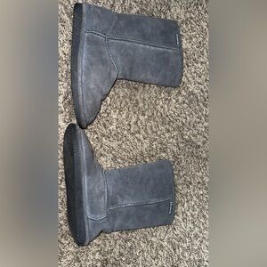 Women’s bear paw boots